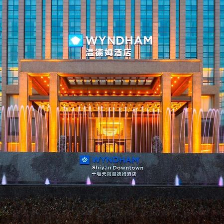 Wyndham Shiyan Downtown Hotel Buitenkant foto