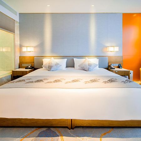 Wyndham Shiyan Downtown Hotel Buitenkant foto