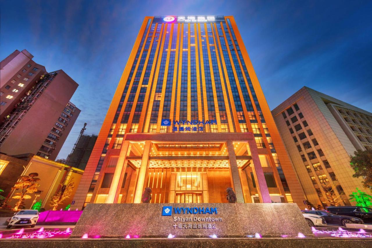 Wyndham Shiyan Downtown Hotel Buitenkant foto