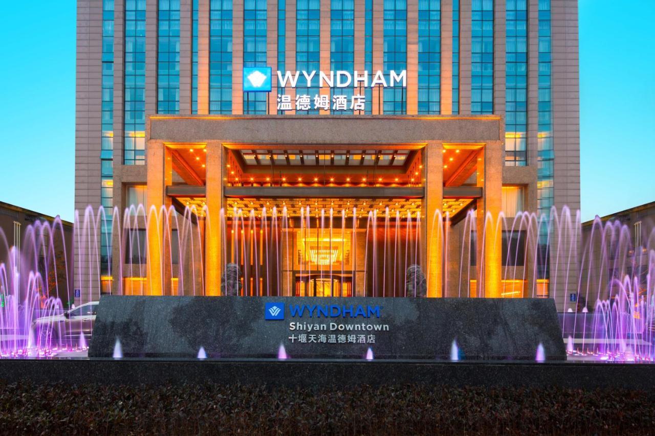 Wyndham Shiyan Downtown Hotel Buitenkant foto