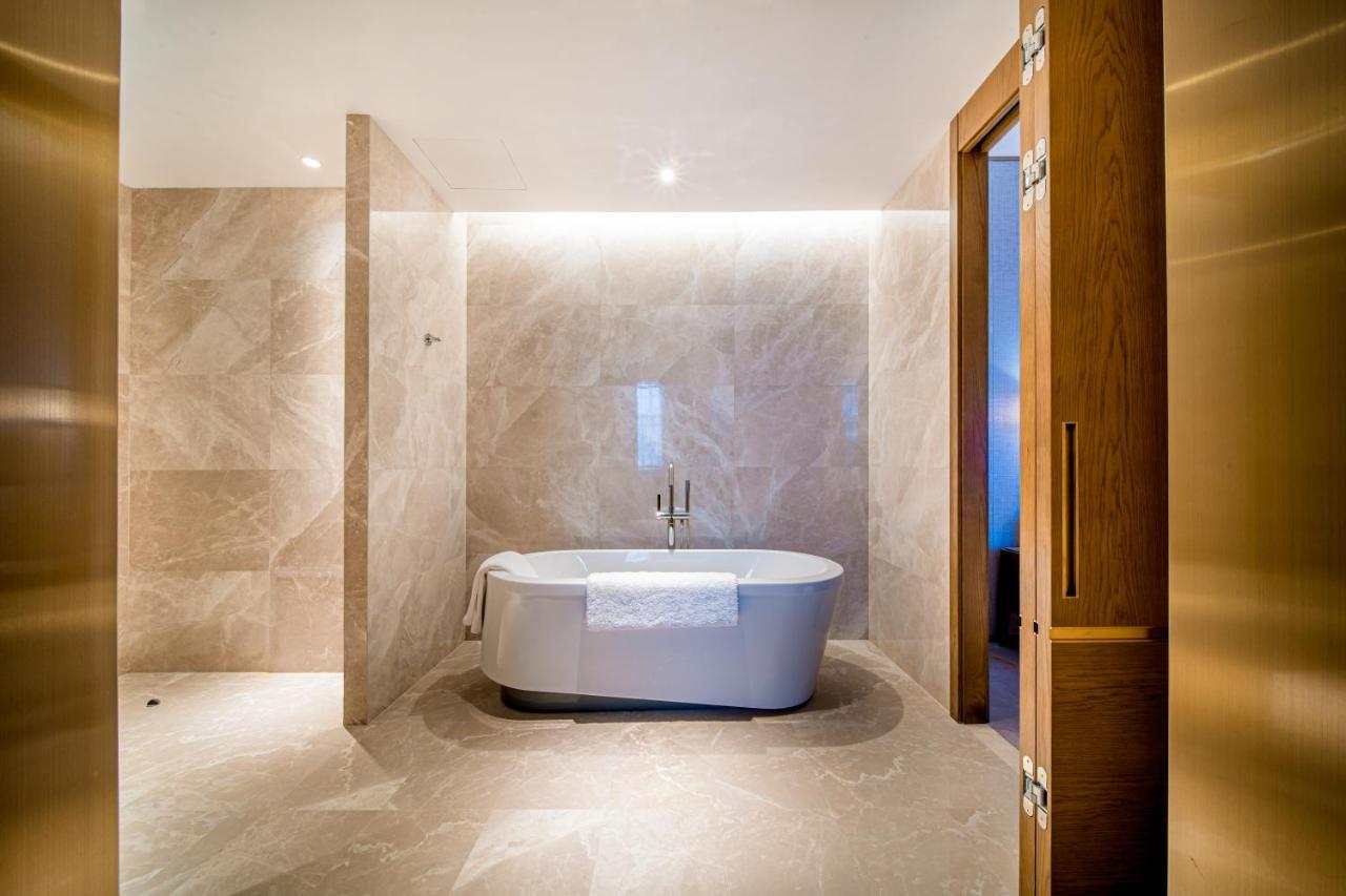Wyndham Shiyan Downtown Hotel Buitenkant foto